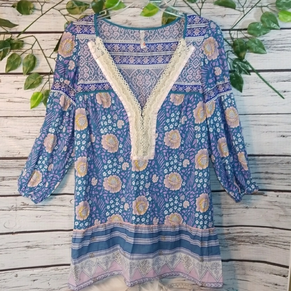 NWOT Free People pearl buttoned lace tunic top Sm